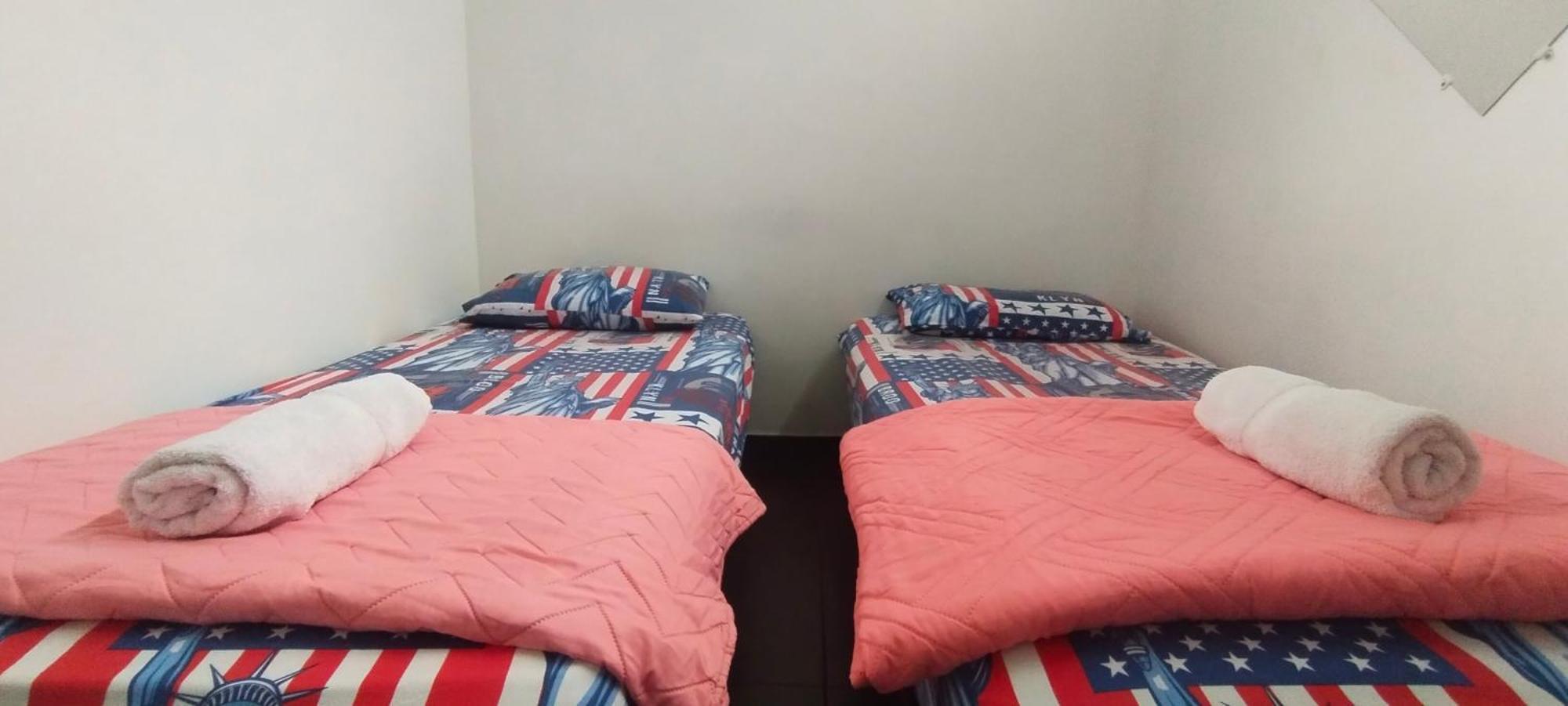 Hostel Metro Floresta Alojamiento Медельин Экстерьер фото