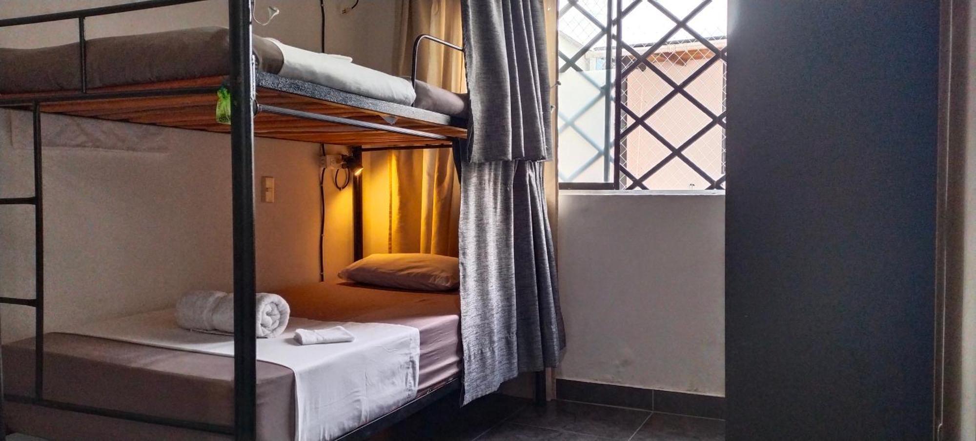 Hostel Metro Floresta Alojamiento Медельин Экстерьер фото